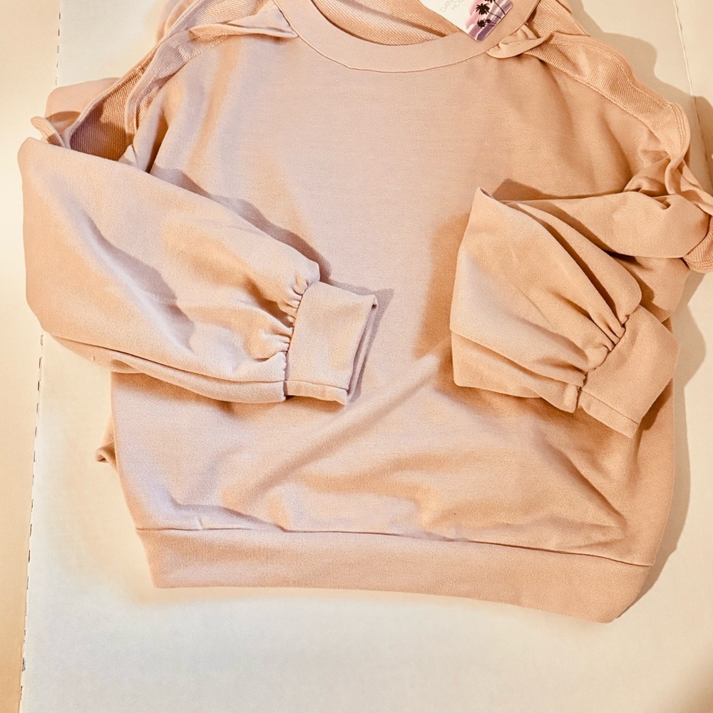 NWT Dainty Hooligan Cold Shoulder Ruffle Top Size Medium - Picture 5 of 9